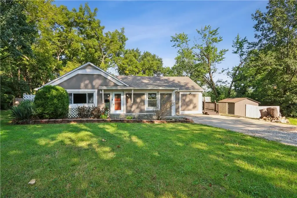 204 E 96th Street, Kansas City, MO 64114 - #1