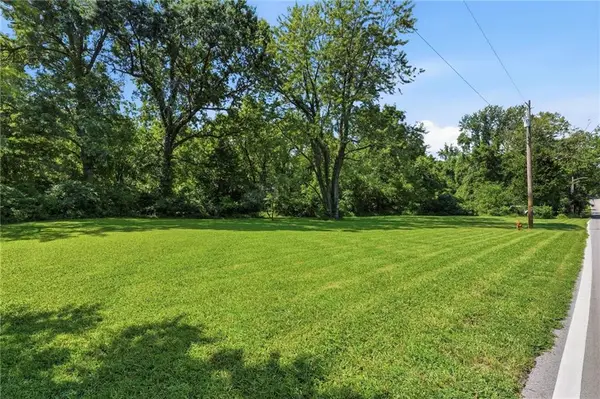 13409 & 13411 Kemper Avenue, Independence, MO 64050