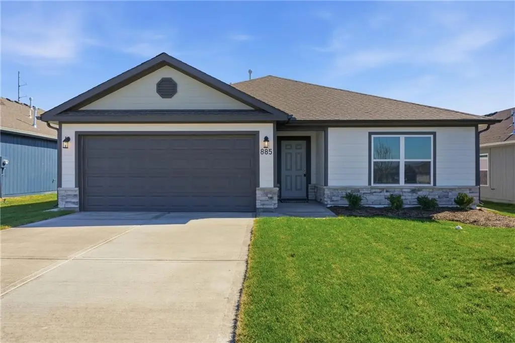20310 W 195th Street, Spring Hill, KS 66083 - #1