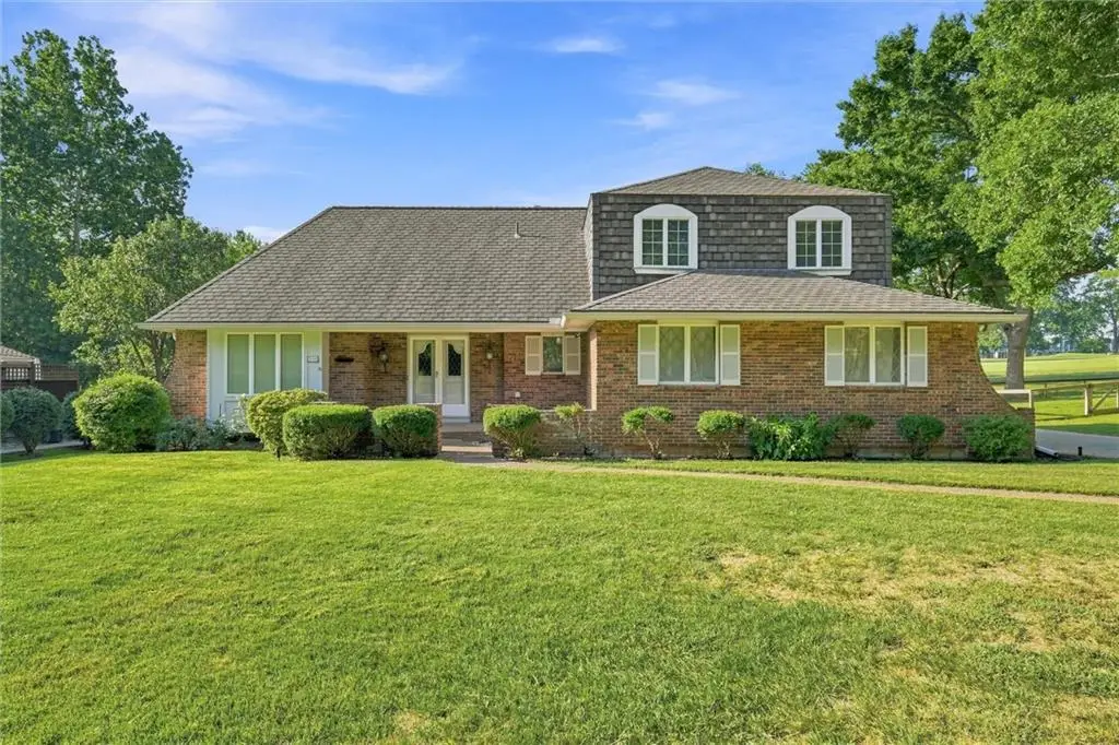 508 NW Golfview Drive, Blue Springs, MO 64014 - #1
