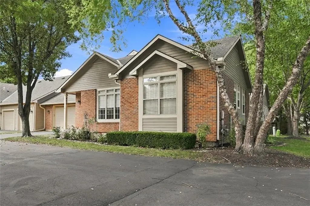 18665 W 158th Terrace #400, Olathe, KS 66062 - #1