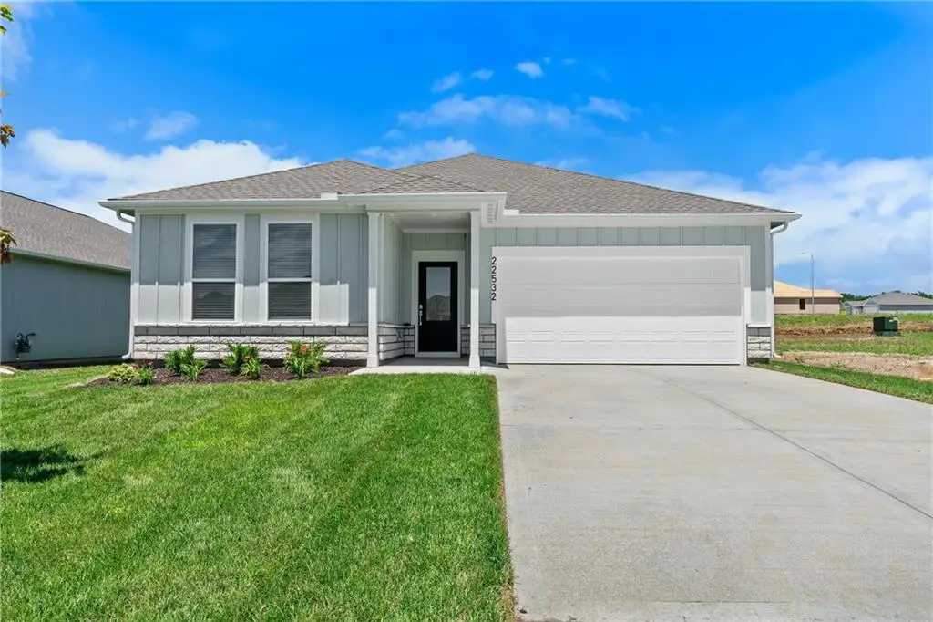21335 Cleveland Street, Spring Hill, KS 66083 - #1