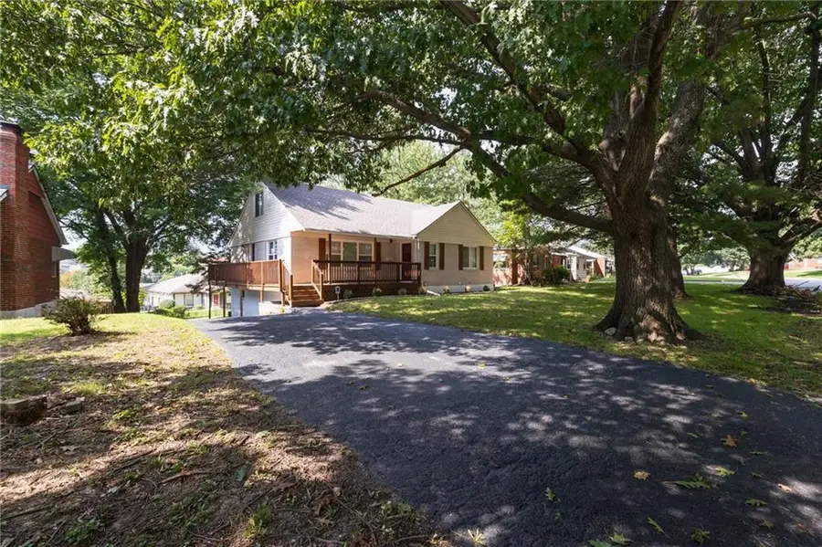 319 E Bellevista Drive, Independence, MO 64055 - #3