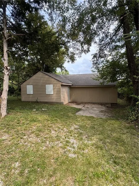 8407 Olive Street, Kansas City, MO 64132