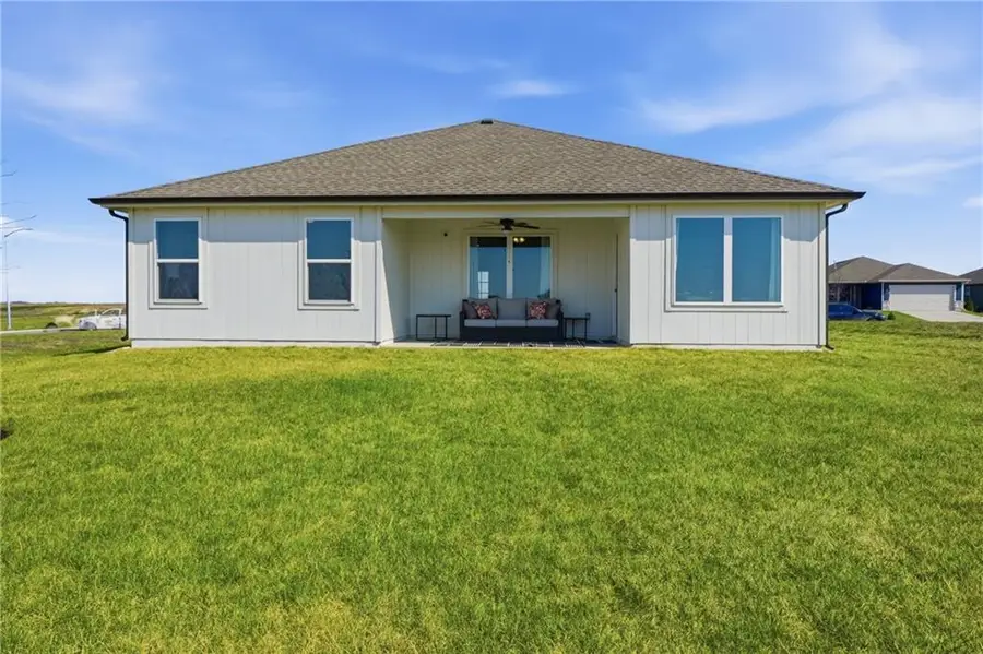 20320 W 195th Street, Spring Hill, KS 66083 - #2