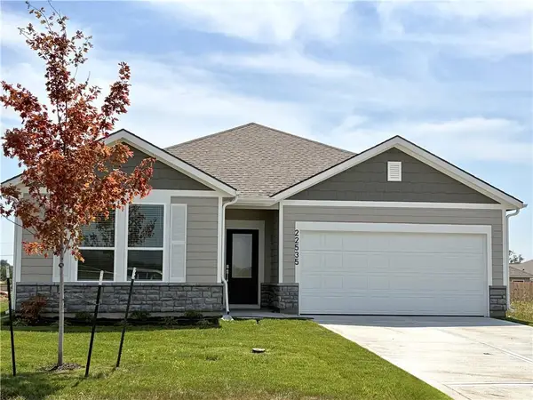22535 W 214th Street, Spring Hill, KS 66083