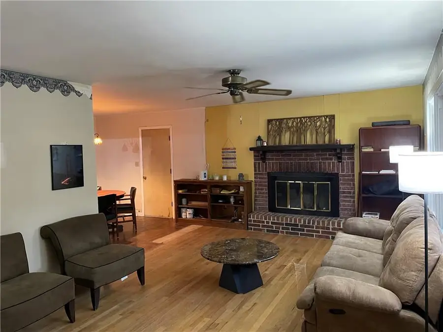 205 E Maple Street, Raymore, MO 64083 - #2
