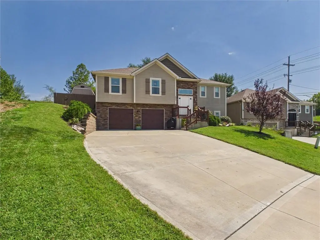 6805 N Pontiac Avenue, Kansas City, MO 64151 - #1