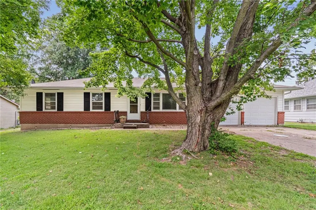 506 Country Club Road, Lexington, MO 64067 - #1
