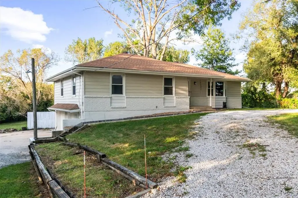 1605 SE M Aa Highway, Blue Springs, MO 64014 - #1