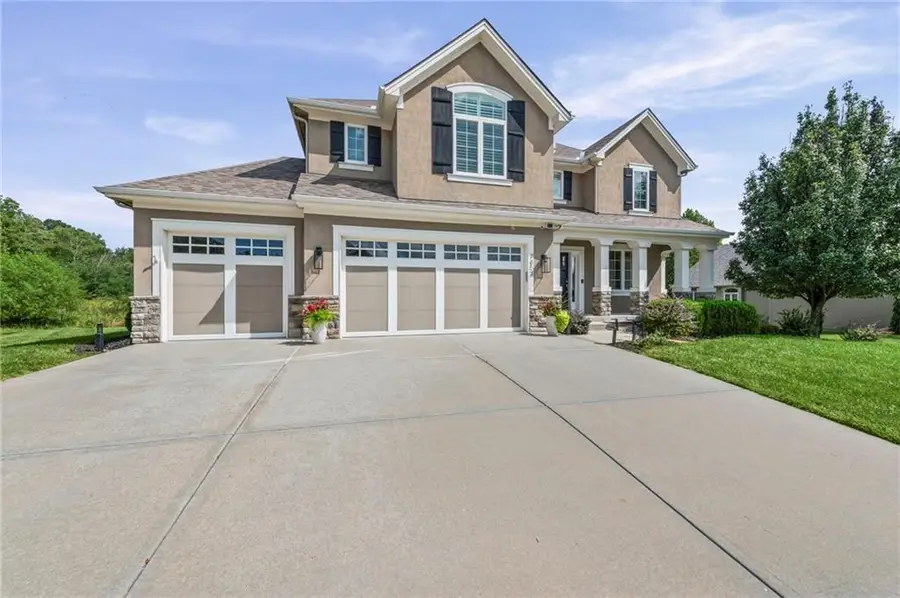 7853 N Kirkwood Avenue, Kansas City, MO 64151 - #2