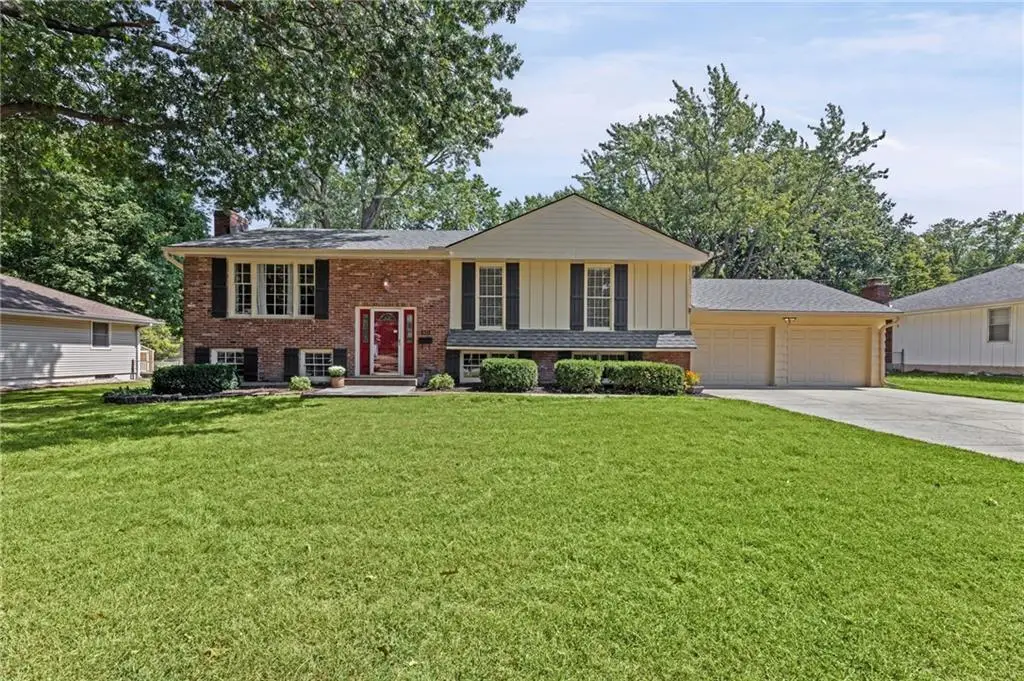 803 NE Balboa Street, Lees Summit, MO 64086 - #1