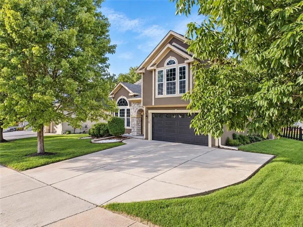 21710 W 62nd Street, Shawnee, KS 66218 - #1