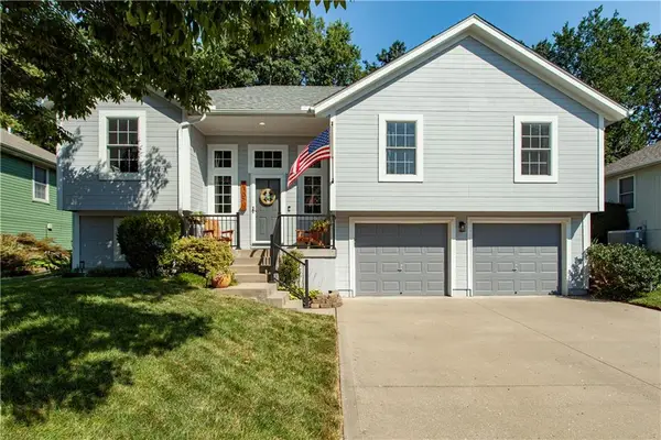 2701 NW Richard Drive, Blue Springs, MO 64015