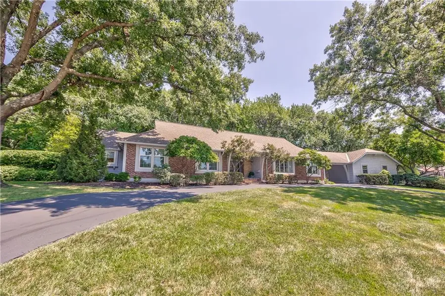9853 Rosewood Drive, Overland Park, KS 66207 - #2
