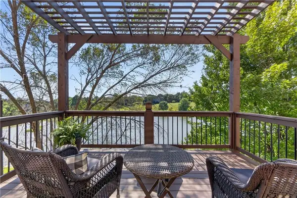 16100 Linden Street, Overland Park, KS 66085