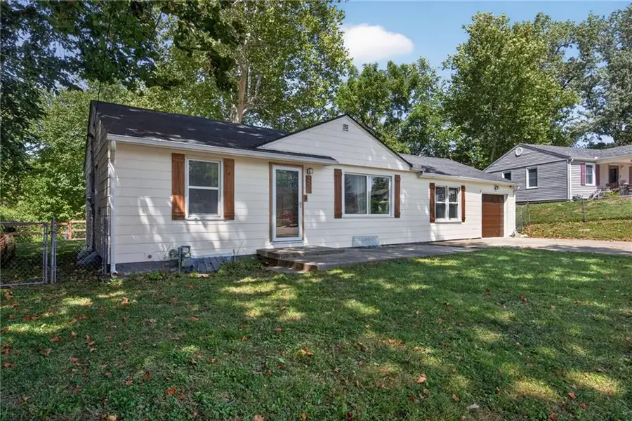 3232 W Townsend Court, Kansas City, KS 66109 - #2