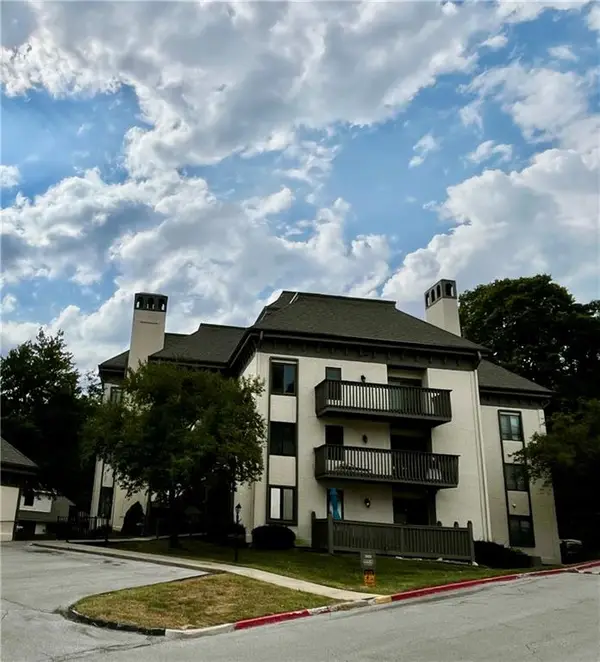 303 E Partridge Unit D Avenue, Independence, MO 64055