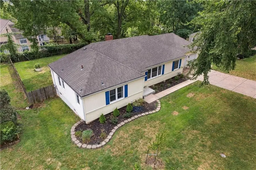 1109 W 100th Terrace, Kansas City, MO 64114 - #2