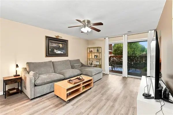 9622 Perry Lane #A, Overland Park, KS 66212