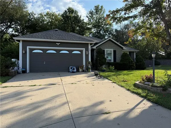 2911 Girard Street, Leavenworth, KS 66048
