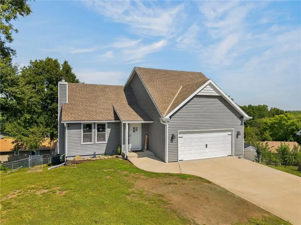 306 Lakeland Drive, Smithville, MO 64089 - #1