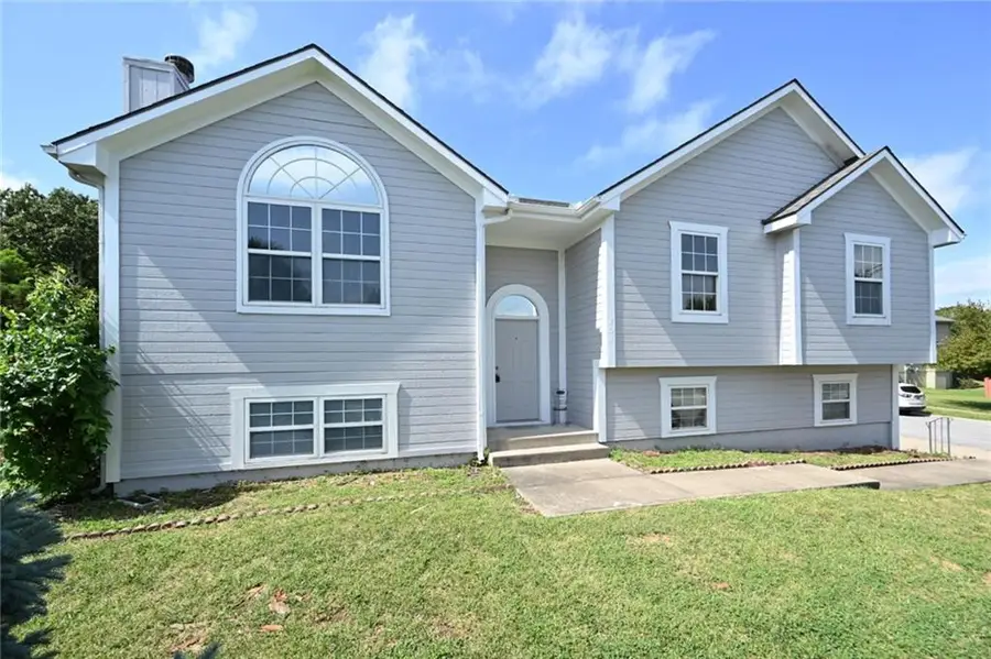 701 NW 51st Terrace, Kansas City, MO 64118 - #3