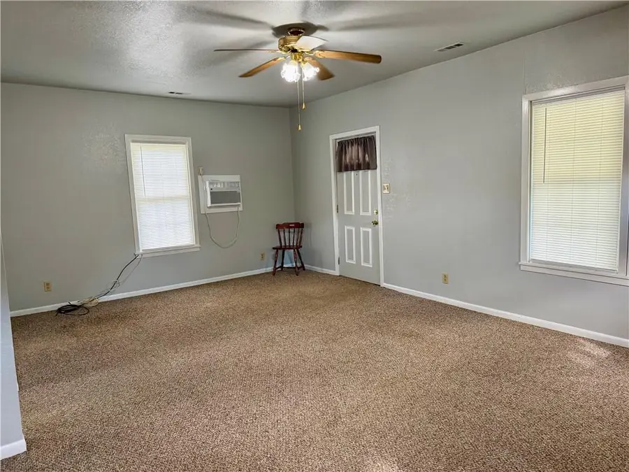 1506 6th Avenue, Saint Joseph, MO 64505 - #2
