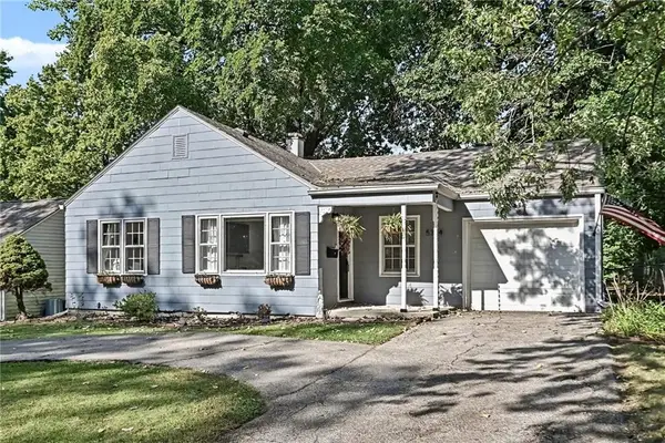 5344 Nall Avenue, Roeland Park, KS 66202