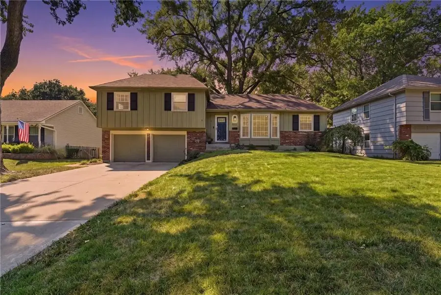 9224 Switzer Road, Overland Park, KS 66214 - #2