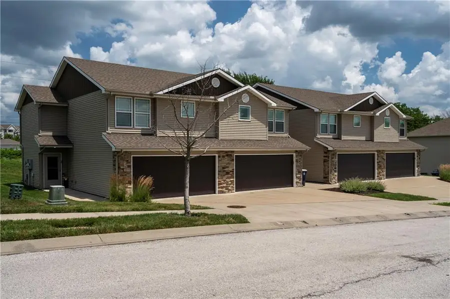 9517 N Baltimore Avenue, Kansas City, MO 64155 - #2