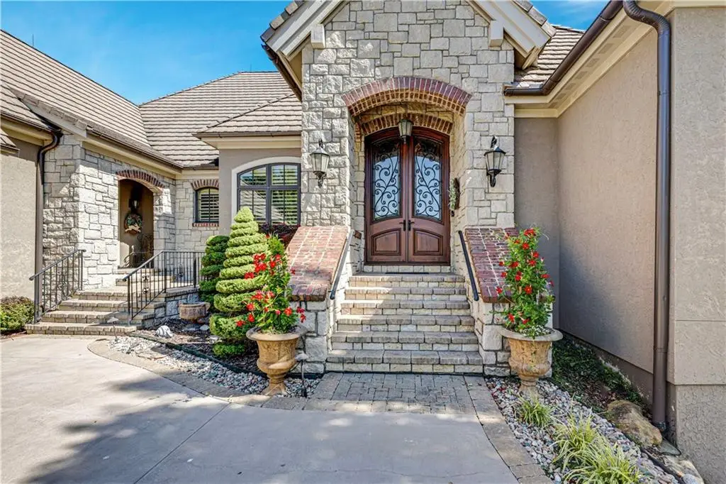 645 St James Court, Loch Lloyd, MO 64012 - #1