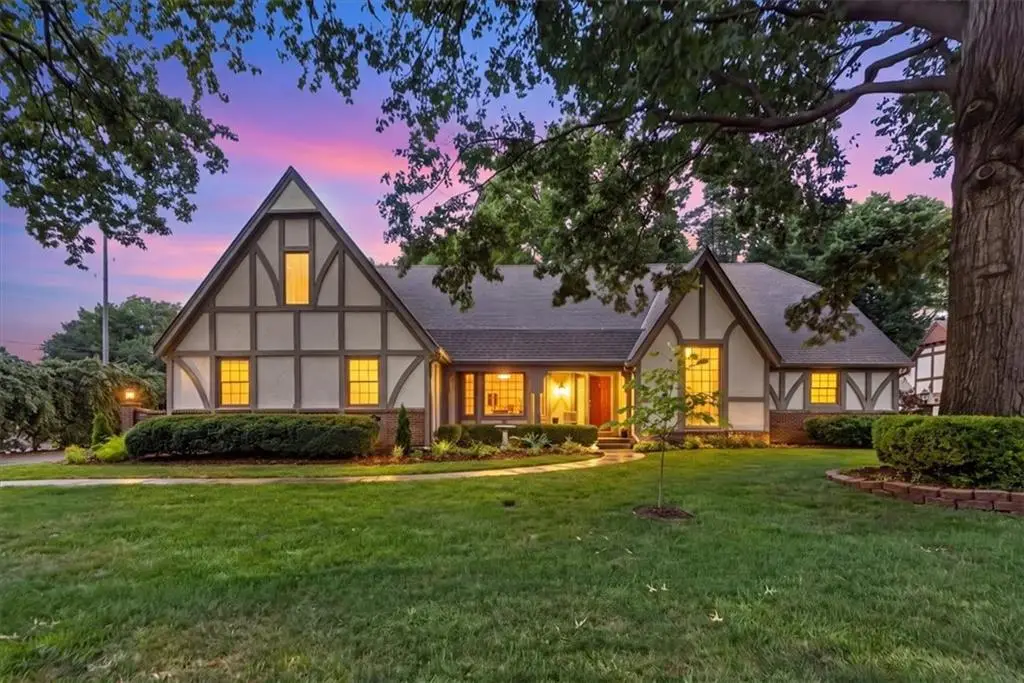 3516 W 101st Terrace, Leawood, KS 66206 - #1