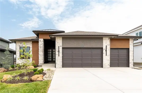 18609 Mohawk Lane, Overland Park, KS 66085