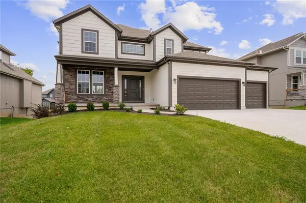 19799 W 114th Place, Olathe, KS 66061
