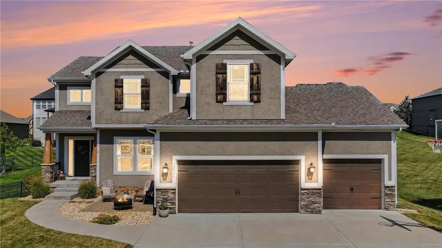 12725 N Overbrook Drive, Platte City, MO 64079 - #2