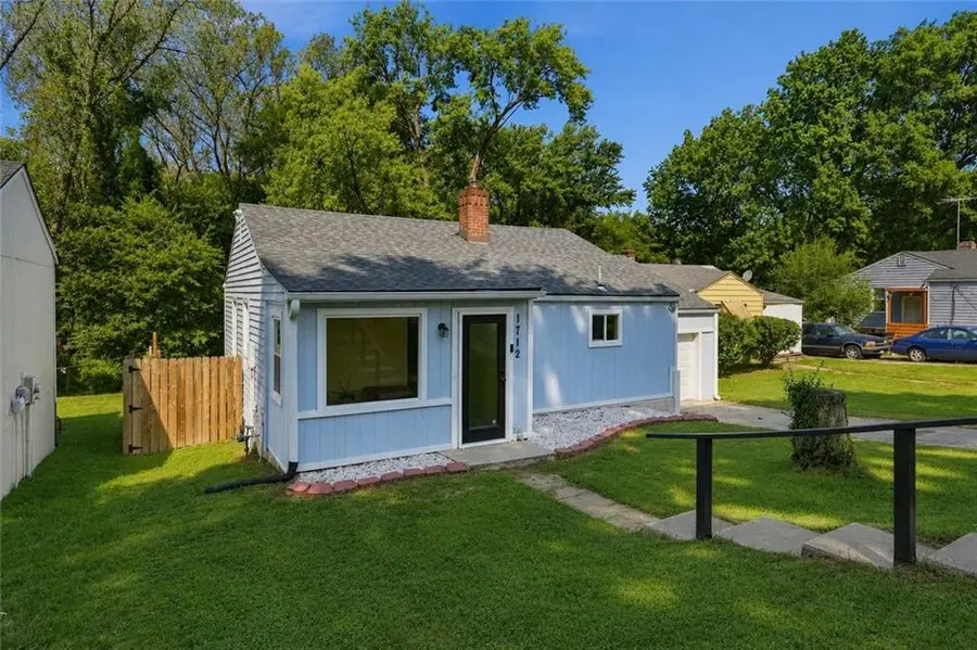 1712 S Brookside Avenue, Independence, MO 64052 - #3