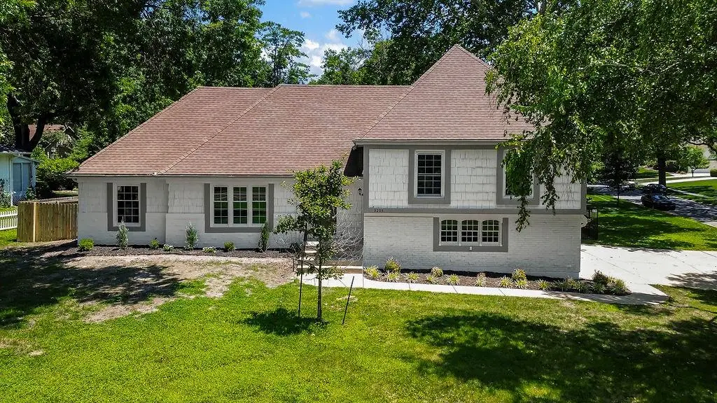 9209 Roe Avenue, Prairie Village, KS 66207 - #1