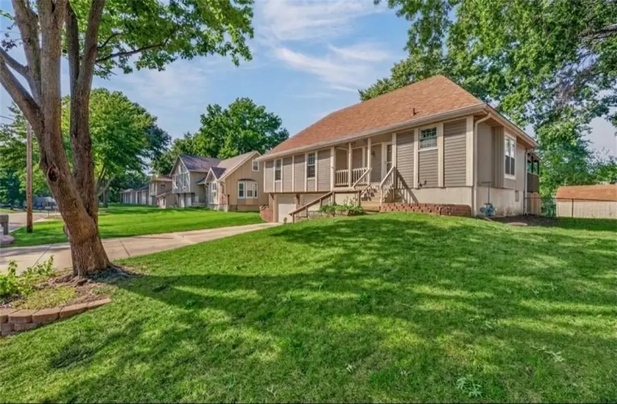 301 SE Alice Street, Blue Springs, MO 64014 - #3
