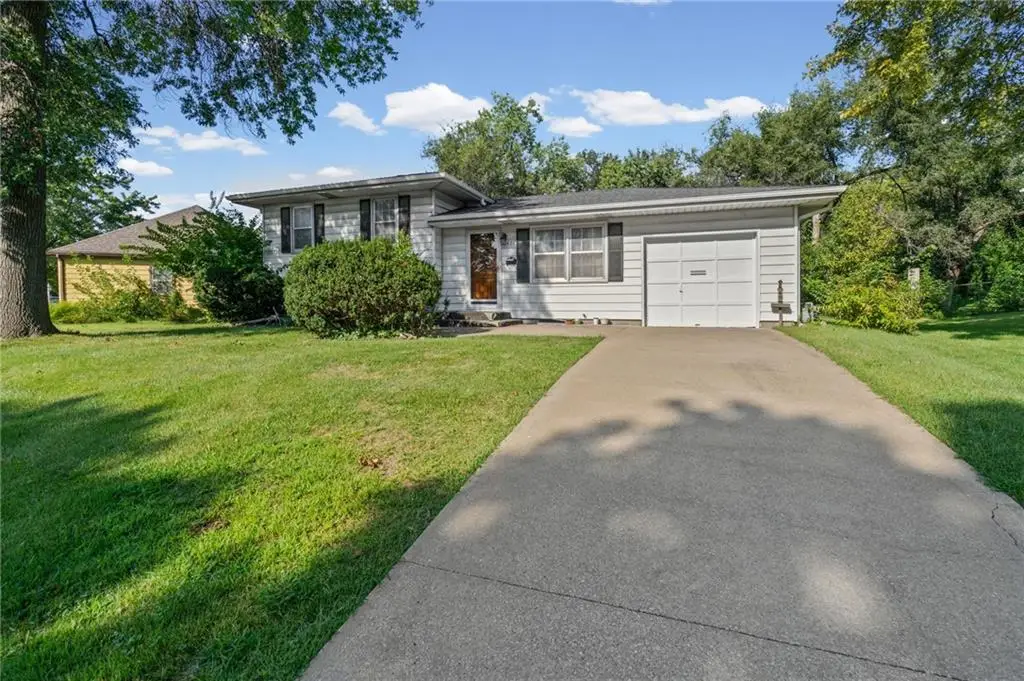 7426 Stearns Street, Shawnee, KS 66203 - #1