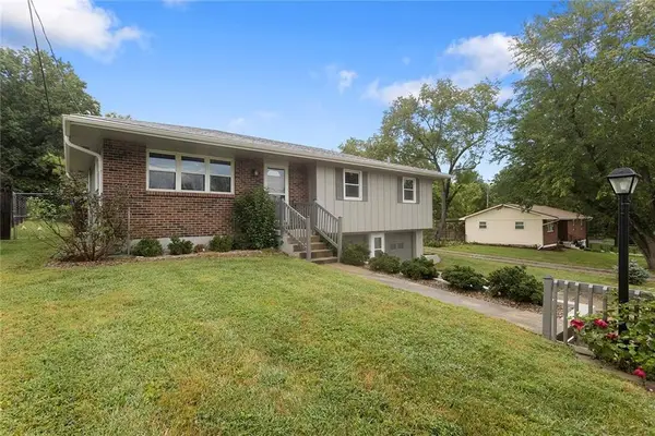 7510 Oak Street, Pleasant Valley, MO 64068