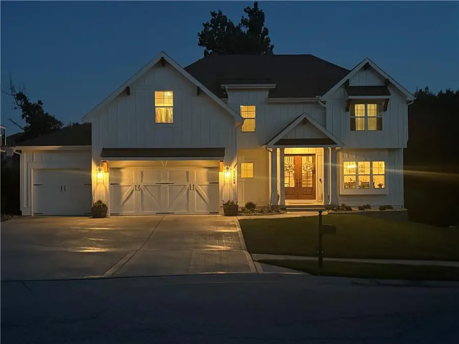 13829 Clear Creek Drive, Parkville, MO 64152 - #2