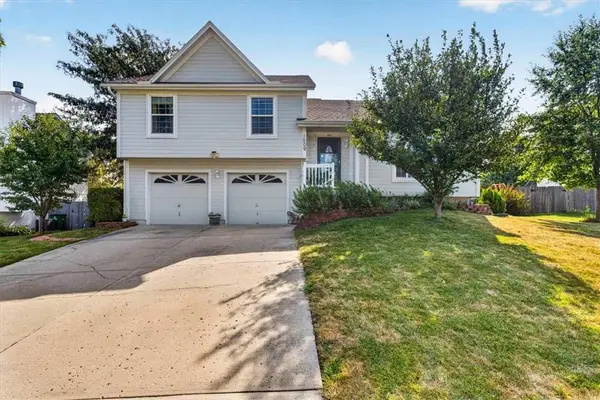 1009 NE Florence Avenue, Lee's Summit, MO 64086