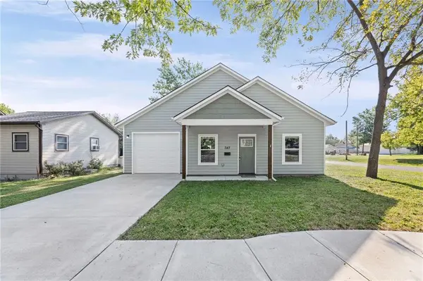 747 S Sycamore Street, Ottawa, KS 66067