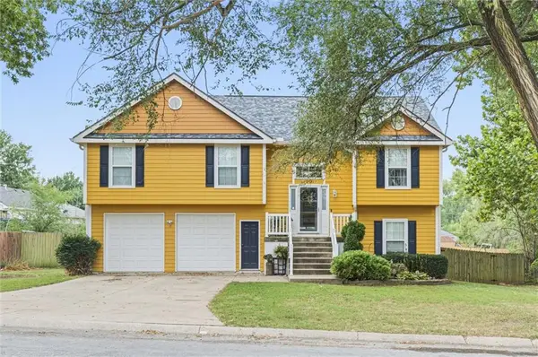 1001 Ash Street, Harrisonville, MO 64701