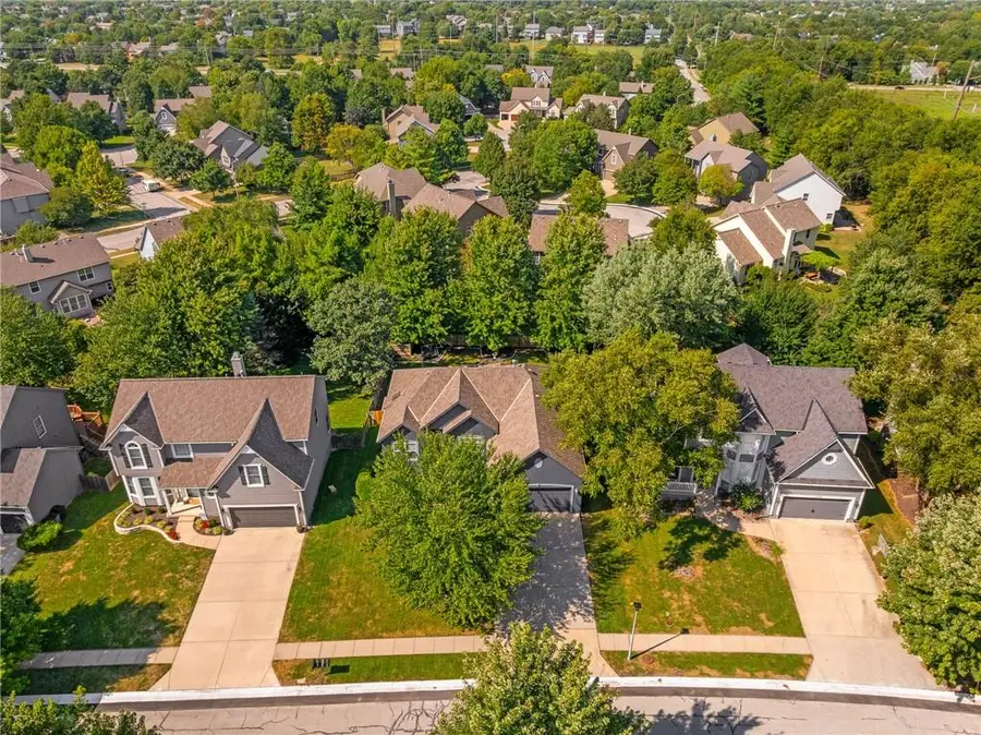 15924 W 160th Terrace, Olathe, KS 66062 - #3