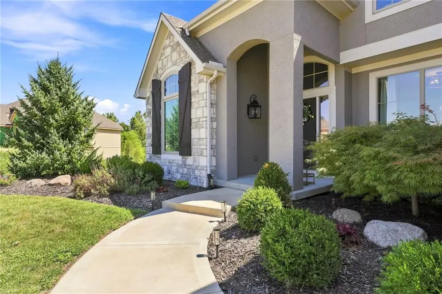 13559 Terrace Park Drive, Parkville, MO 64152 - #3
