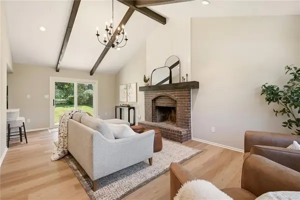 325 Brownfield Drive, Lee's Summit, MO 64063