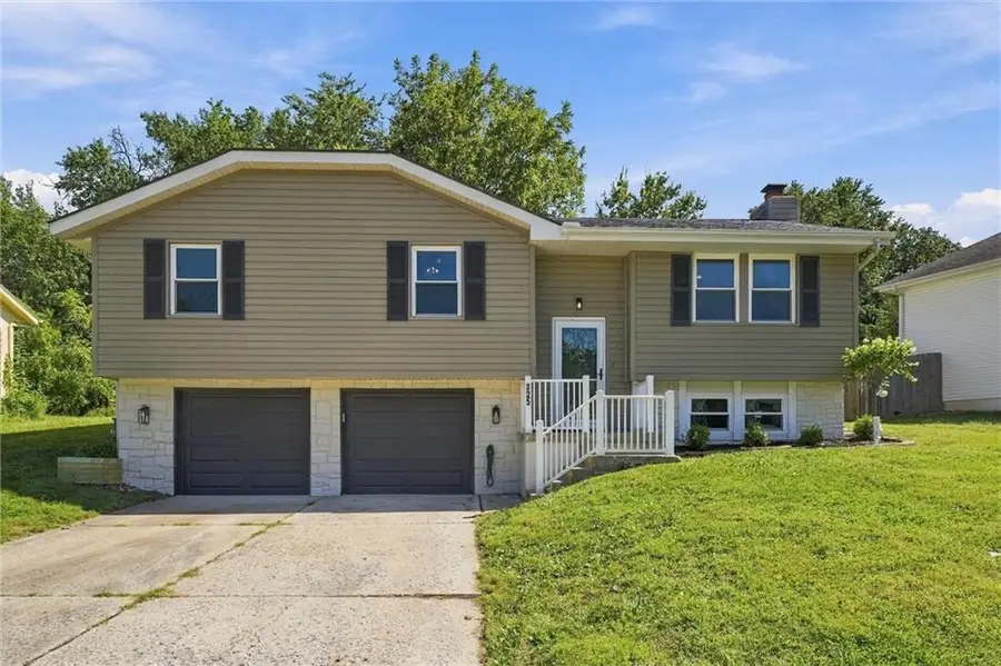 325 SE Brownfield Drive, Lees Summit, MO 64063 - #2