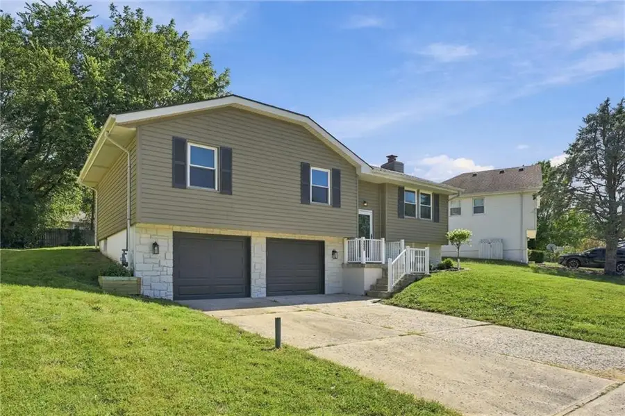 325 SE Brownfield Drive, Lees Summit, MO 64063 - #3